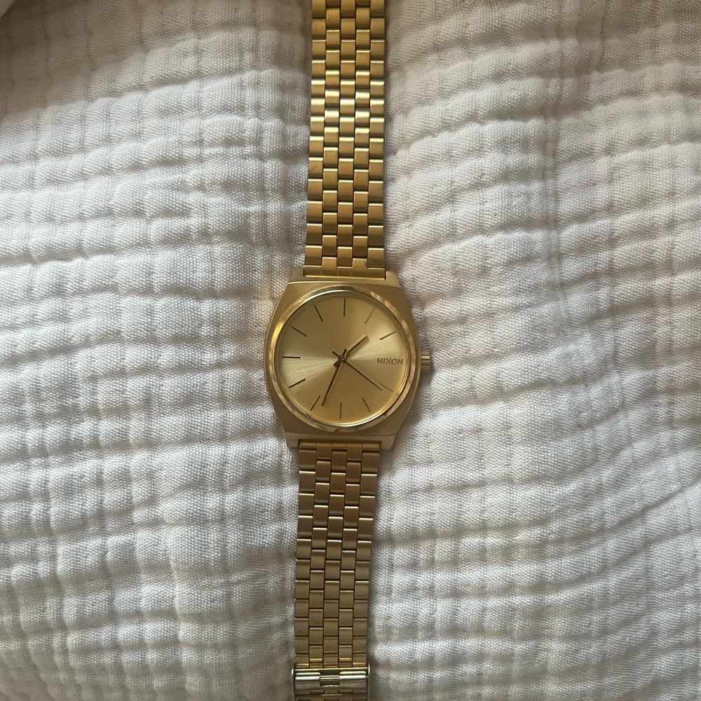 Timeless Gold Nixon Watch